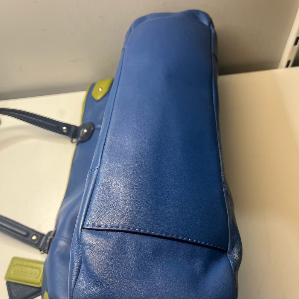 RARE Coach Daisy Spectator Emma Leather Tote in Moonlight Blue With Green Trim - Picture 9 of 14